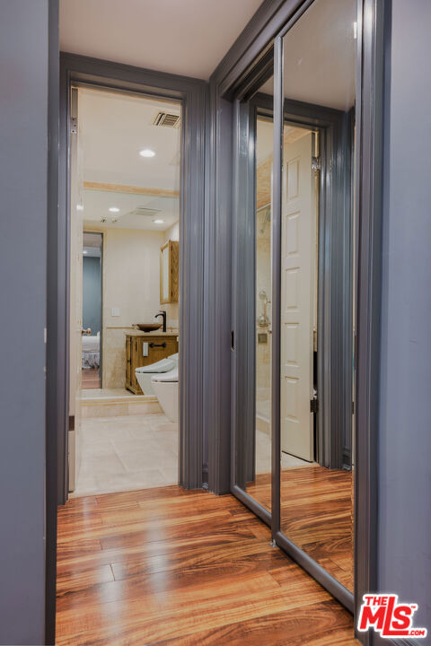 1401 Bel Air Road, Los Angeles CA: https://media.crmls.org/mediaz/f1fc2fa2-771a-4577-8346-5e0ed26a4b7f.jpg