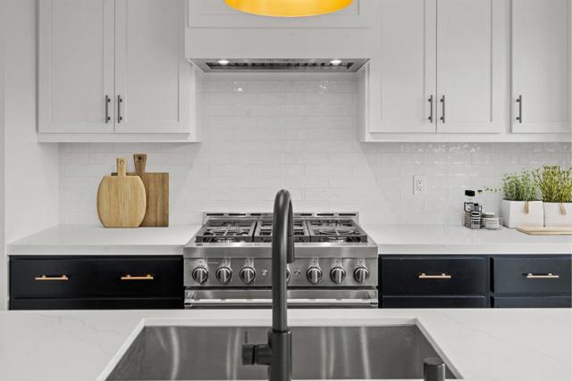 425 Maria Drive, Hollister CA: https://media.crmls.org/mediaz/f1fc3257-0dbf-4132-8b6f-6e95be757f41.jpg