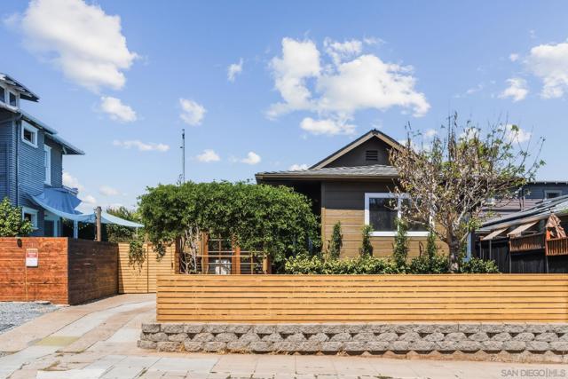 3006 Fir St, San Diego CA: https://media.crmls.org/mediaz/f1fc5917-7122-4c23-96e5-98df27605c71.jpg