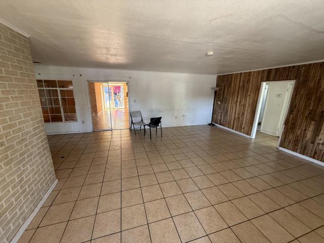 1125 Garden Street, East Palo Alto CA: https://media.crmls.org/mediaz/f1fca684-eadf-4bab-9337-f53a911d6a93.jpg