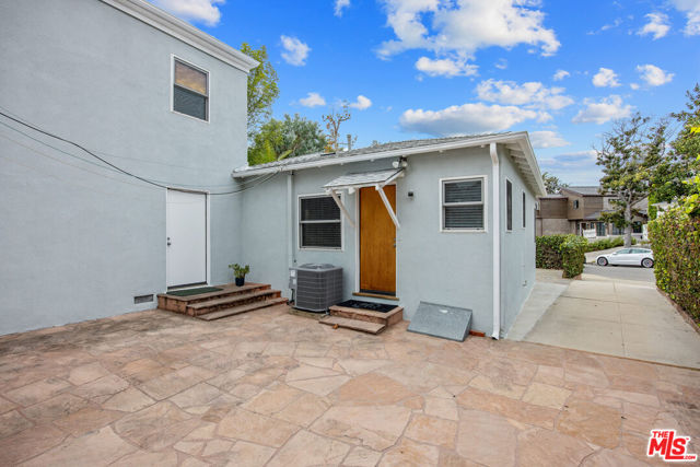 210 S Bundy Drive, Los Angeles CA: https://media.crmls.org/mediaz/f1fd6938-3613-4aa3-9d94-c6bb72184d9c.jpg