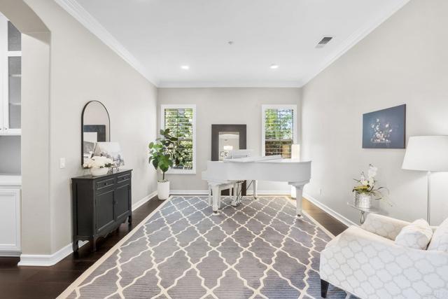 Detail Gallery Image 13 of 68 For 14773 via Bettona, San Diego,  CA 92127 - 4 Beds | 4/1 Baths