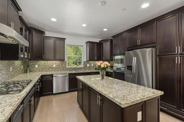 461 Paseo Del Corazon, Palm Desert CA: https://media.crmls.org/mediaz/f1fde2c6-cad8-41cc-9da9-f24b48877dcd.jpg