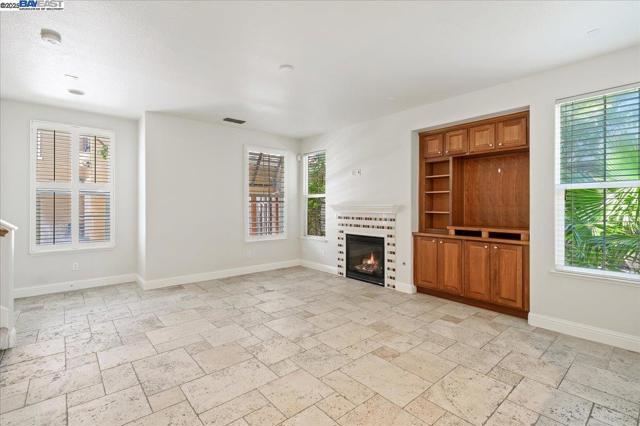 13 S Aldea Street, Mountain House CA: https://media.crmls.org/mediaz/f1fdee79-46ee-43aa-b64f-f27f0de7f6a6.jpg