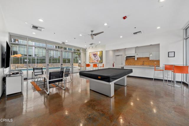 645 W 9th Street, Los Angeles CA: https://media.crmls.org/mediaz/f1fe95cd-ca47-4a1f-b3bc-76d84e36d54c.jpg