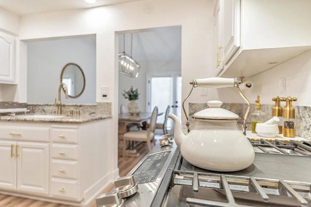 17510 Carriage Lamp Way, Morgan Hill CA: https://media.crmls.org/mediaz/f1feb9e7-0cbc-4c58-83b5-c35e42f156ca.jpg