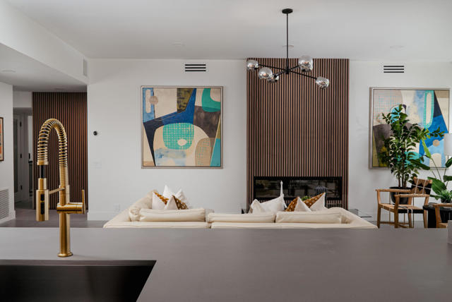 172 Desert Lakes Drive, Palm Springs CA: https://media.crmls.org/mediaz/f1ff1ebc-ac5d-402a-9475-d6178c3180c9.jpg