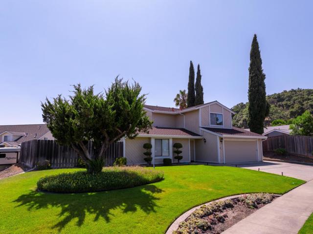 8760 Rancho Hills Drive, Gilroy CA: https://media.crmls.org/mediaz/f1ff27b8-ee43-4ab1-a3f2-95ae6a67de55.jpg