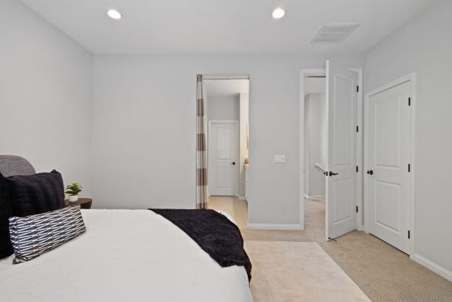 16206 Veridian Cir, San Diego CA: https://media.crmls.org/mediaz/f1ff8511-802e-4165-8f7d-390ef8db9266.jpg