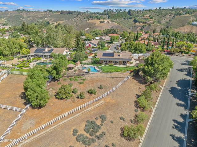 12490 Ridge Drive, Santa Rosa CA: https://media.crmls.org/mediaz/f200990f-82f7-4f3b-8635-8cd1c3365893.jpg