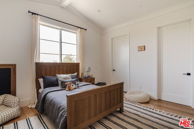 Image 17 of 22 For 141 Saltair Avenue