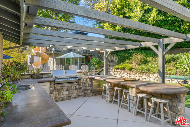 30603 El Sueno Drive, Malibu CA: https://media.crmls.org/mediaz/f2012fcb-97e0-4365-be88-740443dea698.jpg