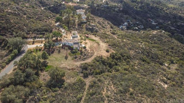 1810 Via Ladera, Fallbrook CA: https://media.crmls.org/mediaz/f20172da-e49f-41f4-b3ca-c310e0cb6d3a.jpg