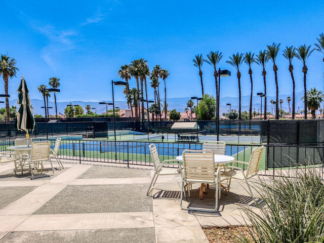 153 Desert Falls E Drive, Palm Desert CA: https://media.crmls.org/mediaz/f201909b-2d07-486b-80d5-d9b4bbd614c2.jpg