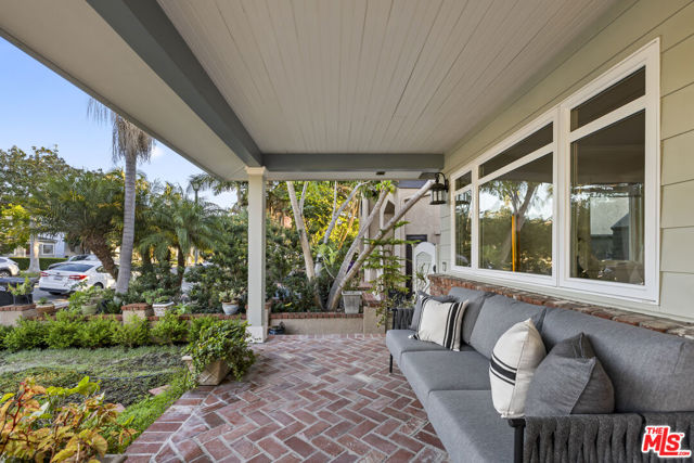 505 Panama Avenue, Long Beach CA: https://media.crmls.org/mediaz/f2022a9f-cd70-460f-b0b6-df646c868ce6.jpg