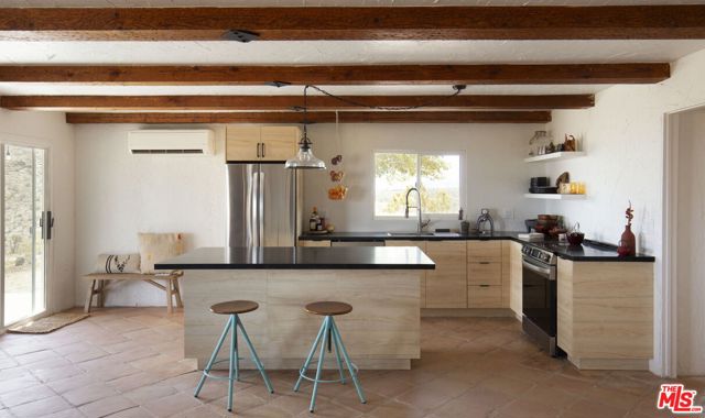 2339 Inca Trail, Yucca Valley CA: https://media.crmls.org/mediaz/f202e293-63a3-41f7-b442-33e6fb0b83cf.jpg