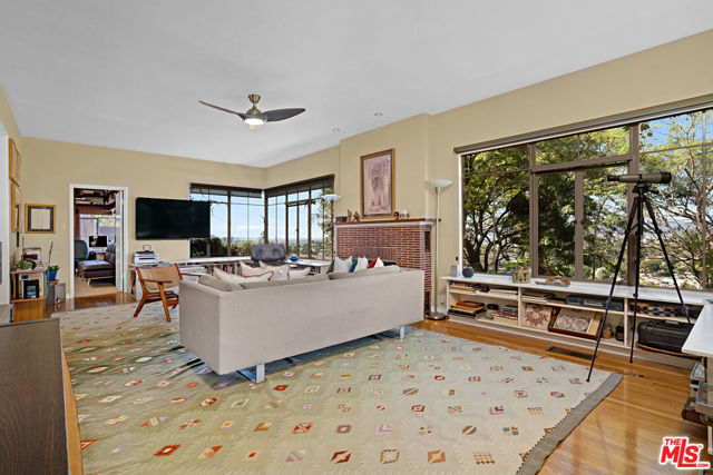1750 Silverwood Terrace photo 8