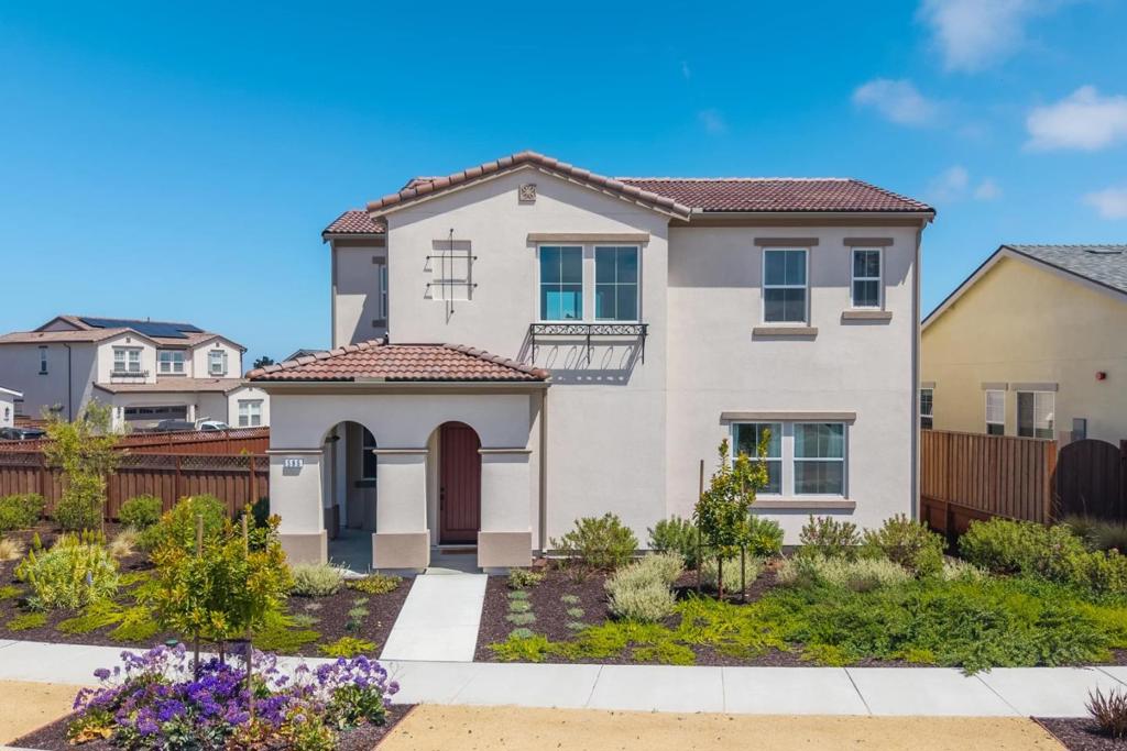 https://media.crmls.org/mediaz/f2032c46-a5f3-44b0-aa0e-5c5481dd34e3.jpg?preset=X-Large
