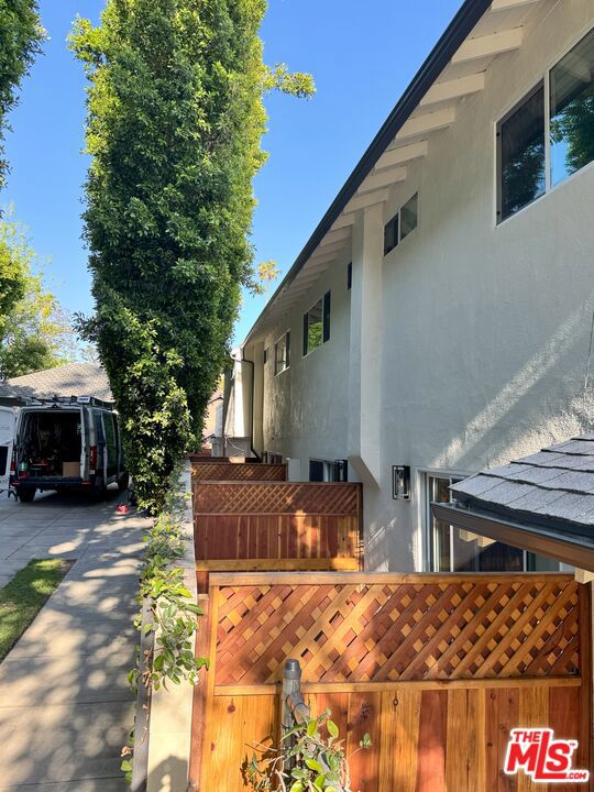 Image 6 of 55 For 960 Los Robles Avenue