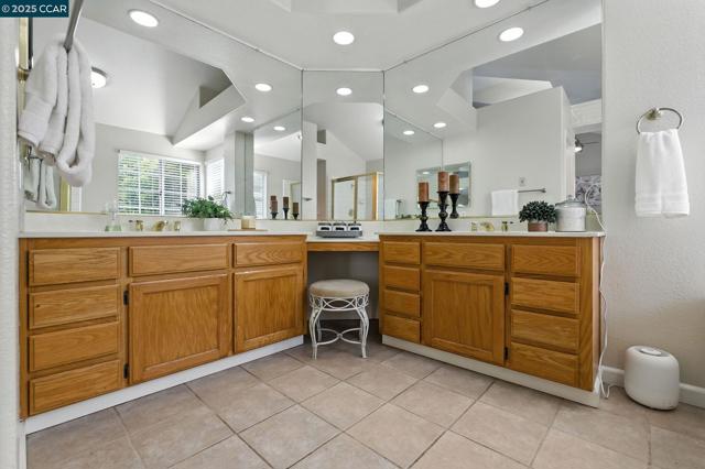 89 Amberfield Ln, Danville CA: https://media.crmls.org/mediaz/f203c802-f09f-4f69-ab94-c36d979981d7.jpg
