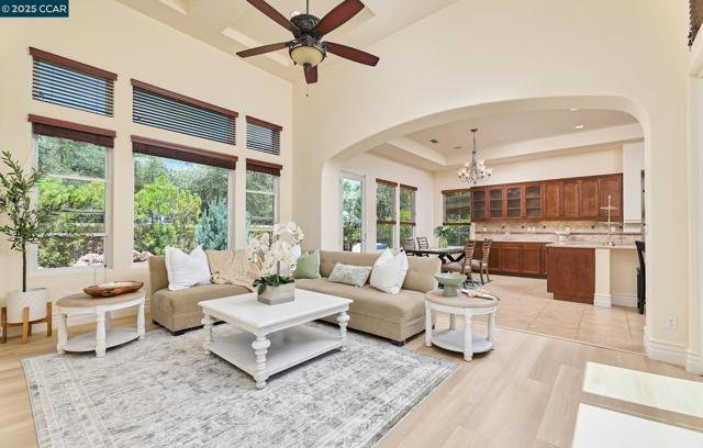 1681 Gamay Ln, Brentwood CA: https://media.crmls.org/mediaz/f2040cbd-746f-4d94-9bf8-7b5f204e45db.jpg