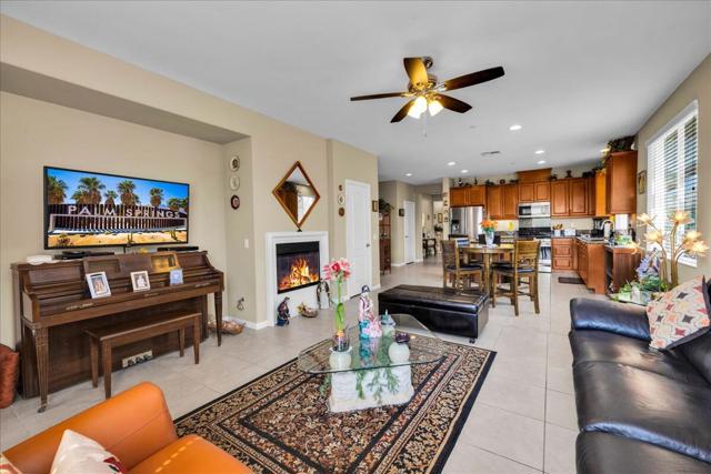 3854 Blue Sky Way, Palm Springs CA: https://media.crmls.org/mediaz/f2042033-6489-4507-b1ea-0111c0c19161.jpg