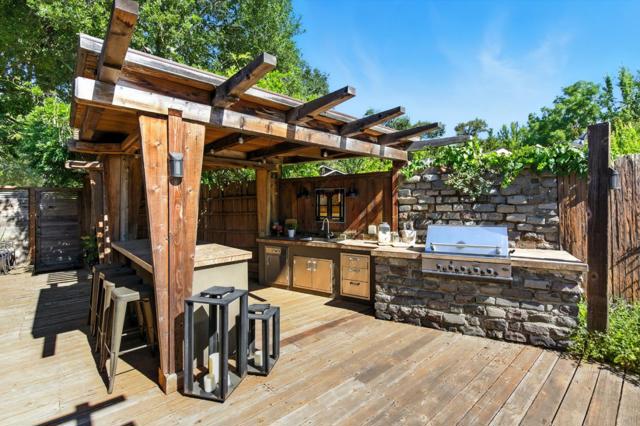 810 Glencrag Way, Woodside CA: https://media.crmls.org/mediaz/f20473af-e3d9-4e2e-a27b-45858f7a6033.jpg