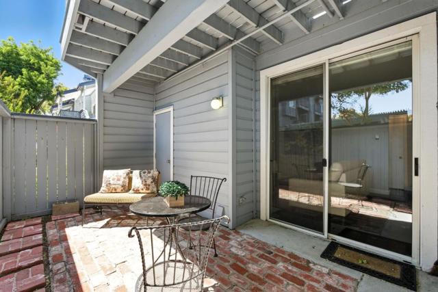 425 Cork Harbour Circle,  CA: https://media.crmls.org/mediaz/f20630a9-c6df-4e99-bd13-b52e73cb9109.jpg