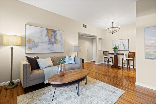 4520 Melody Dr, Concord CA: https://media.crmls.org/mediaz/f2065ec0-b7f8-4187-bb70-00f768049c58.jpg