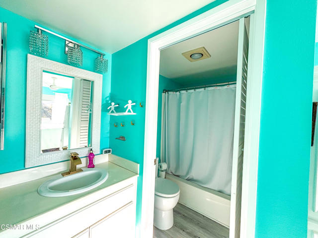 291 Sequoia Court, Thousand Oaks CA: https://media.crmls.org/mediaz/f2069b46-6f2f-4e80-8435-b1719d0a9440.jpg