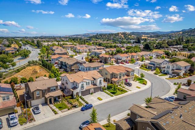 250 Calle Del Rey, Morgan Hill CA: https://media.crmls.org/mediaz/f206a33f-061f-4828-9086-bccc5ba00823.jpg