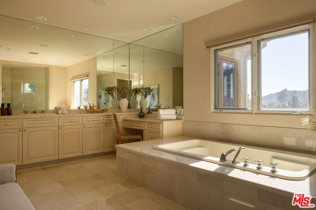 MLS #26847267 image #24