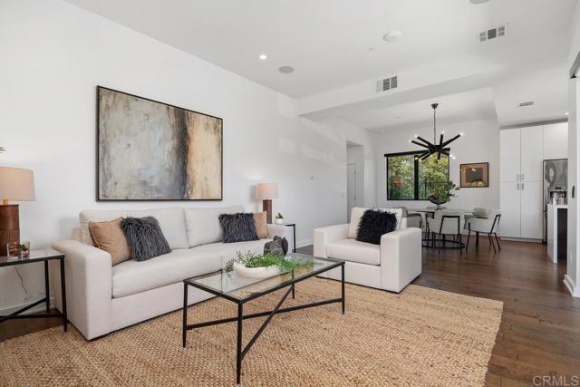 731 Valley Avenue, Solana Beach CA: https://media.crmls.org/mediaz/f208720d-4ee1-422c-8963-33b23e4454a1.jpg