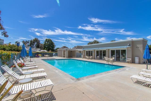 814 Okra Court, Carlsbad CA: https://media.crmls.org/mediaz/f2087944-75a5-4c6a-a4d1-bce819fa639a.jpg