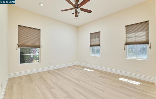 1681 Gamay Ln, Brentwood CA: https://media.crmls.org/mediaz/f2096b9a-fdc1-4596-957c-11aeef882d91.jpg