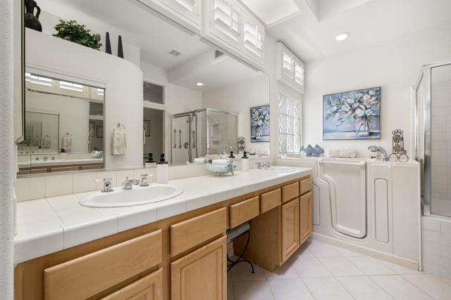 78197 Bonanza Drive, Palm Desert CA: https://media.crmls.org/mediaz/f209d976-2793-4bcb-9325-12f9fc92743b.jpg