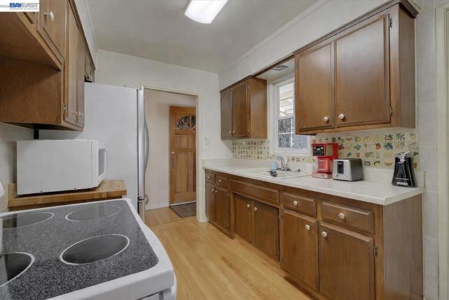 Image 13 of 35 For 1816 Eastern Avenue