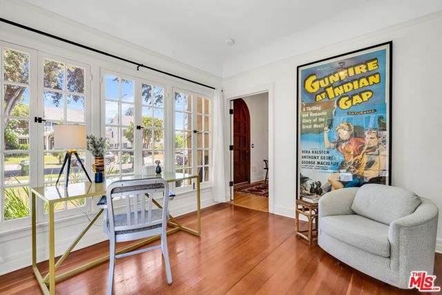 1709 Buckingham Road, Los Angeles CA: https://media.crmls.org/mediaz/f20a7bda-6d32-4a54-b1f5-a0cafb8712f2.jpg