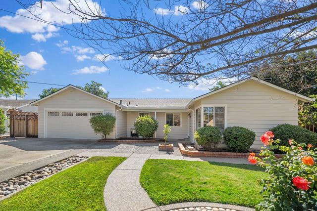 955 Norin Court, Campbell CA: https://media.crmls.org/mediaz/f20b3de8-90fd-446b-94cf-94a2a124ee1d.jpg