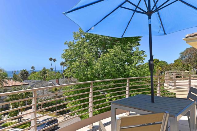 Detail Gallery Image 8 of 22 For 5787 Bellevue Ave, La Jolla,  CA 92037 - 4 Beds | 4/1 Baths