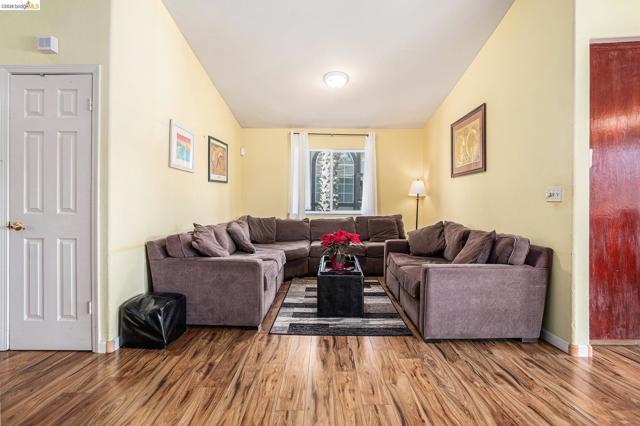 Image 5 of 22 For 5490 Lenora Rd