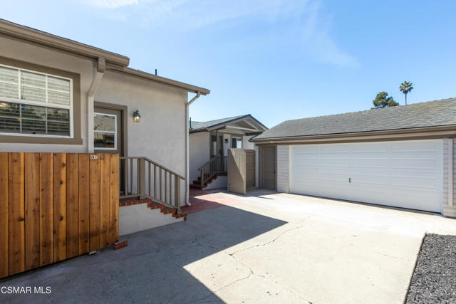 4727 7th Street, Carpinteria CA: https://media.crmls.org/mediaz/f20f1a30-a64e-4628-a9ad-028353cdf85a.jpg