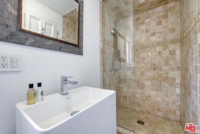 1300 Summitridge Drive, Beverly Hills CA: https://media.crmls.org/mediaz/f21211e8-fc38-4e8f-87df-fecc7298bc6d.jpg