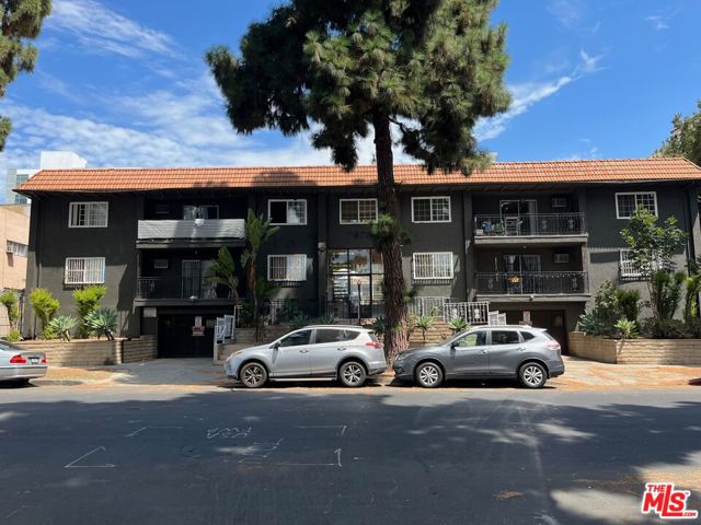 7075 Lanewood Avenue Los Angeles, California Steps from Hollywood Blvd. and Sunset Blvd. - Walk Score: 95 out of 100 ; ~55% upside in rents - Proforma 7.4% Cap Rate ; ~37 onsite/gated parking spaces - Seismic Retrofit already completed ; Good unit mix of twenty eight (28) 1+1's and eight (8) studio units ; Eleven (11) units vacant!!