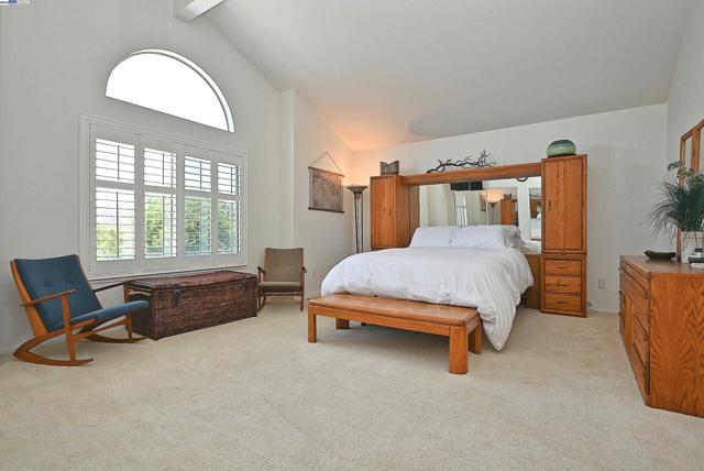 4525 Wolverine Way, Antioch CA: https://media.crmls.org/mediaz/f213275a-1054-41e7-a1e7-830e0c70a588.jpg