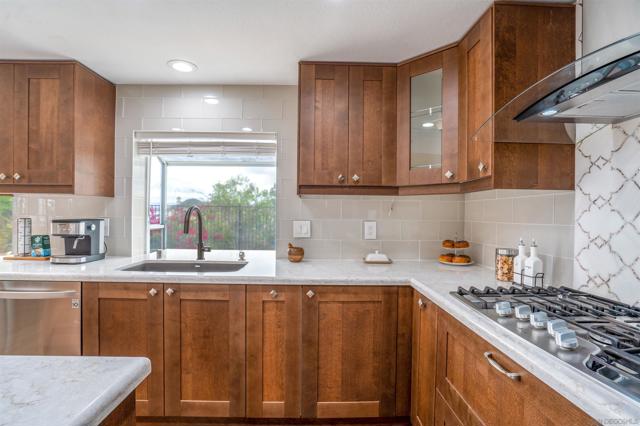 18037 Saponi Ct, San Diego CA: https://media.crmls.org/mediaz/f21354ca-0b3d-4949-951f-0d2e0e889ca7.jpg