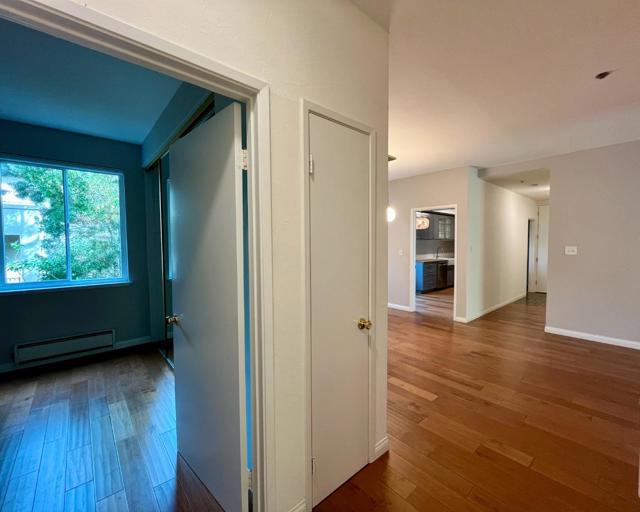 525 Almer Road, Burlingame CA: https://media.crmls.org/mediaz/f213ae26-4bee-49bc-ba88-4dc17250edd8.jpg