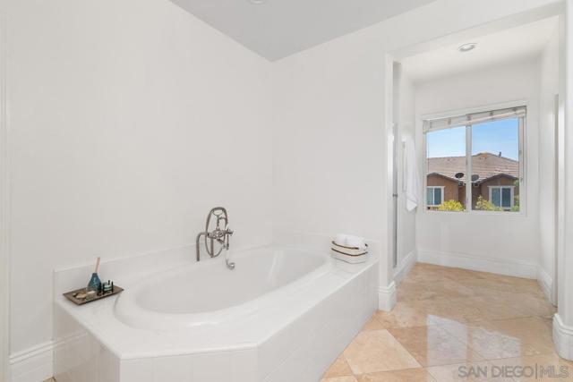 10237 Paseo De Linda, San Diego CA: https://media.crmls.org/mediaz/f2144f81-ca6d-454d-8db0-b5dd676cfd2e.jpg
