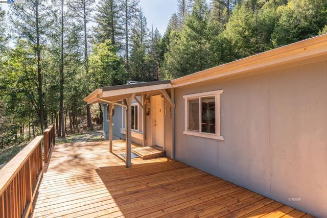 430 Bridge Rd, Douglas City CA: https://media.crmls.org/mediaz/f214639a-a969-44d4-92ea-8070effa2e06.jpg