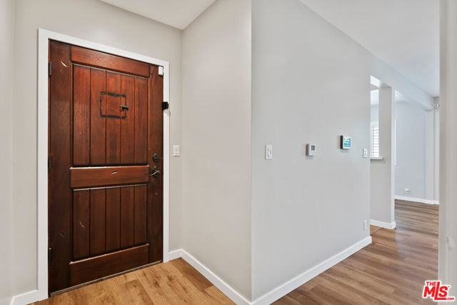 6421 Gaviota Avenue, Van Nuys CA: https://media.crmls.org/mediaz/f2148474-16db-4e5e-b2c7-06baec50114f.jpg